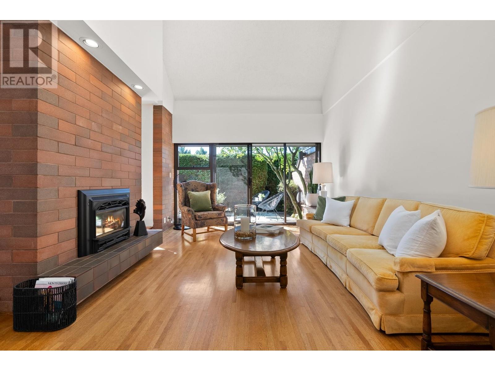 328 Wethersfield Drive, Vancouver, British Columbia  V5X 4N1 - Photo 5 - R2985519