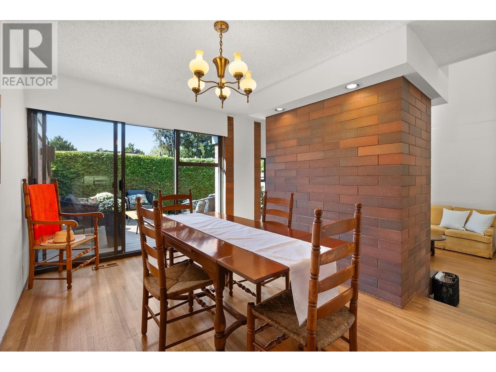 328 Wethersfield Drive, Vancouver, British Columbia  V5X 4N1 - Photo 6 - R2985519