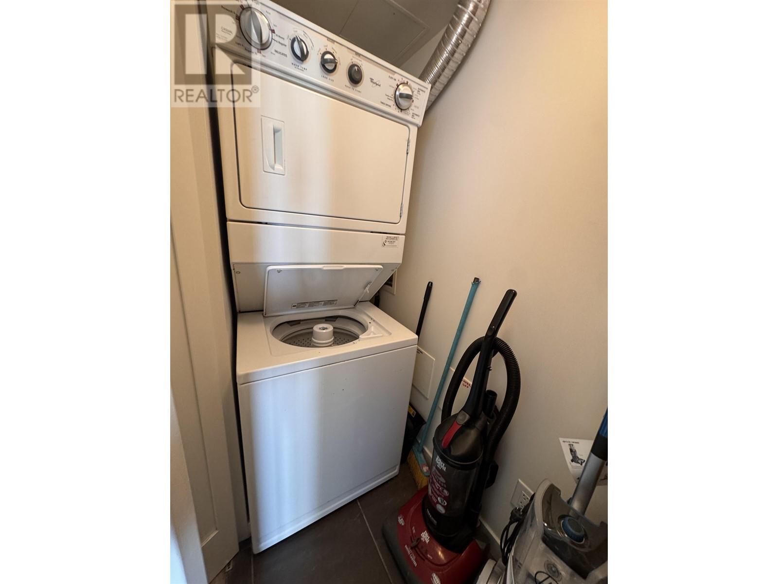 1107 1 Renaissance Square, New Westminster, British Columbia  V3M 0B6 - Photo 12 - R2985553
