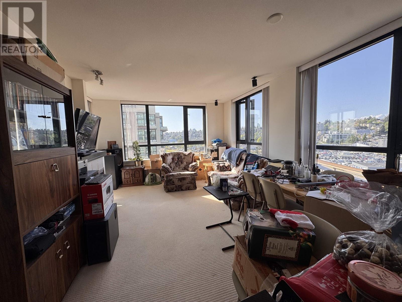 1107 1 Renaissance Square, New Westminster, British Columbia  V3M 0B6 - Photo 2 - R2985553