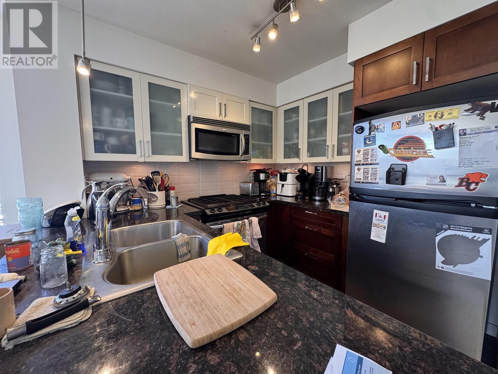 1107 1 Renaissance Square, New Westminster, British Columbia  V3M 0B6 - Photo 5 - R2985553