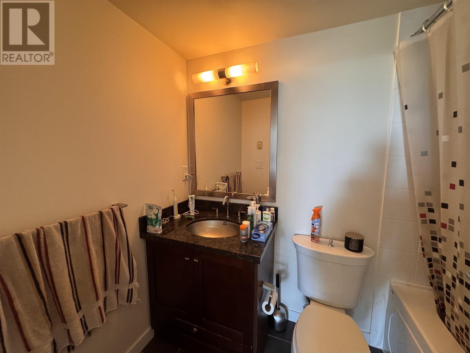1107 1 Renaissance Square, New Westminster, British Columbia  V3M 0B6 - Photo 9 - R2985553