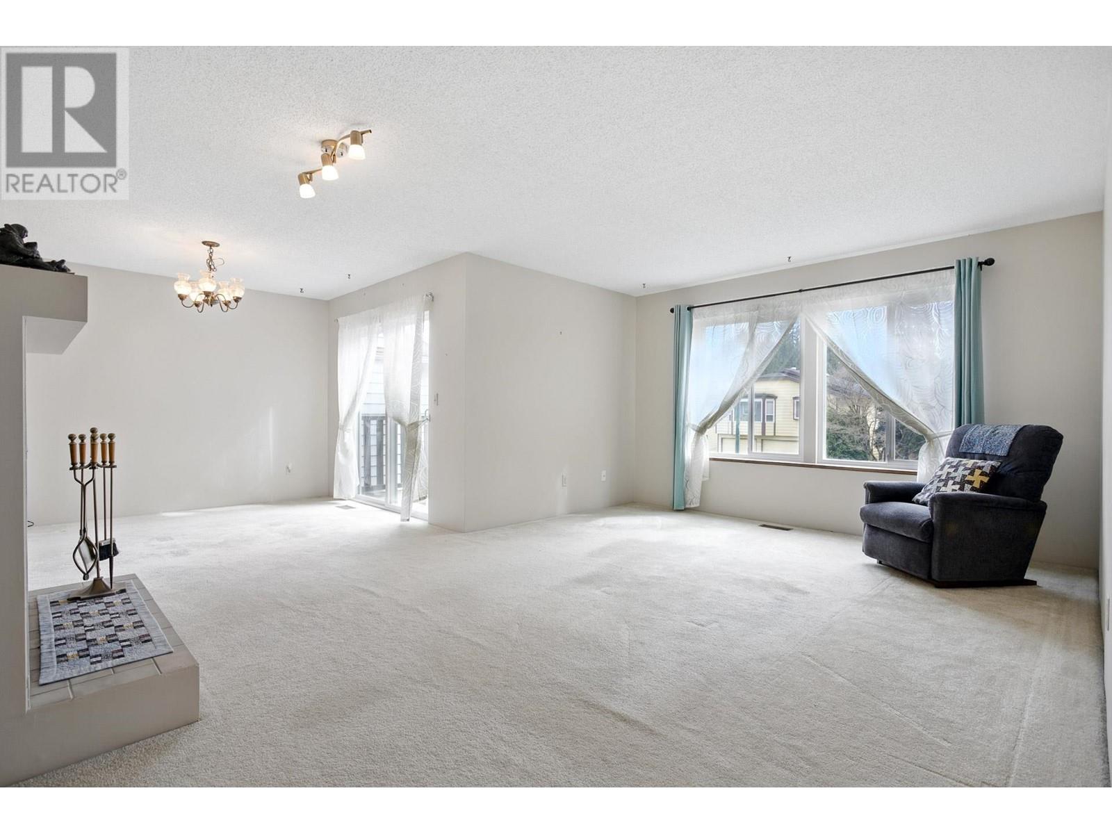 2813 Mccoomb Drive, Coquitlam, British Columbia  V3B 6L2 - Photo 5 - R2985495