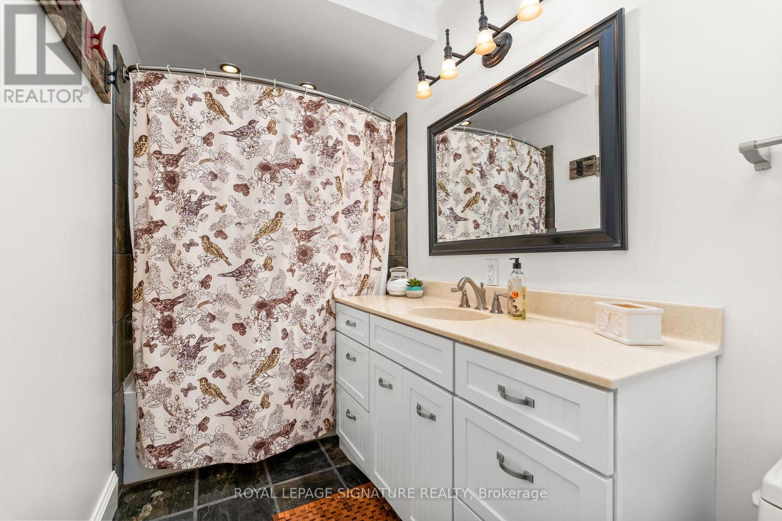 16 Gore Street, Huntsville, Ontario  P0B 1L0 - Photo 15 - X12036332