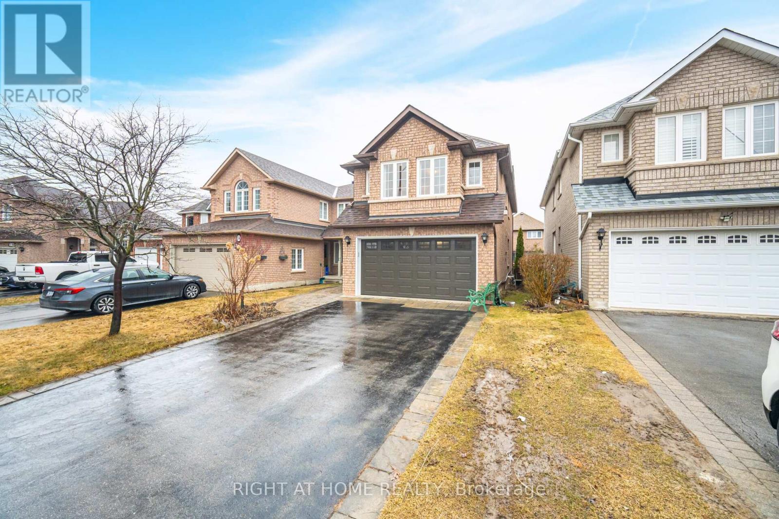 Property at 12 WOODHAVEN CRESCENT image 2