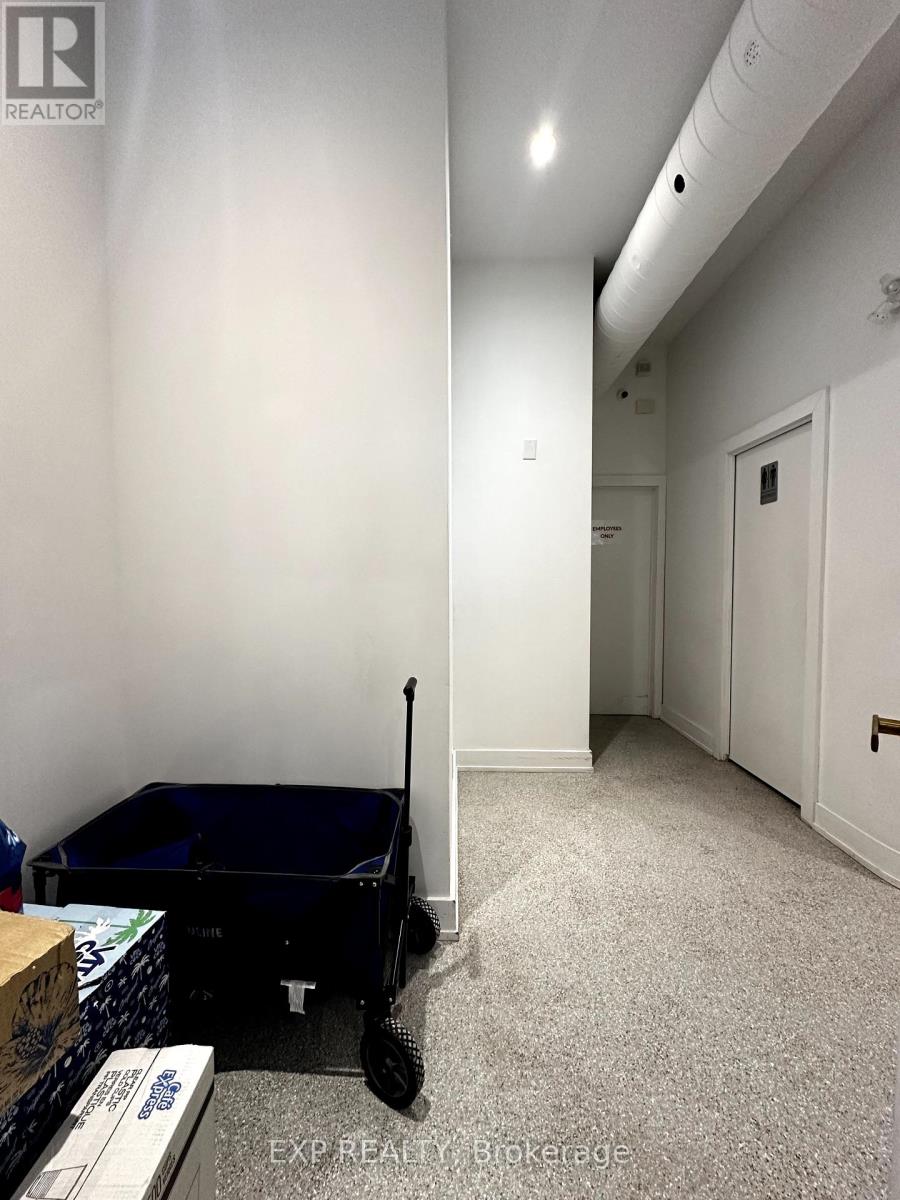 327 Lakeshore Road E, Oakville, Ontario  L6J 1J4 - Photo 14 - W12058091