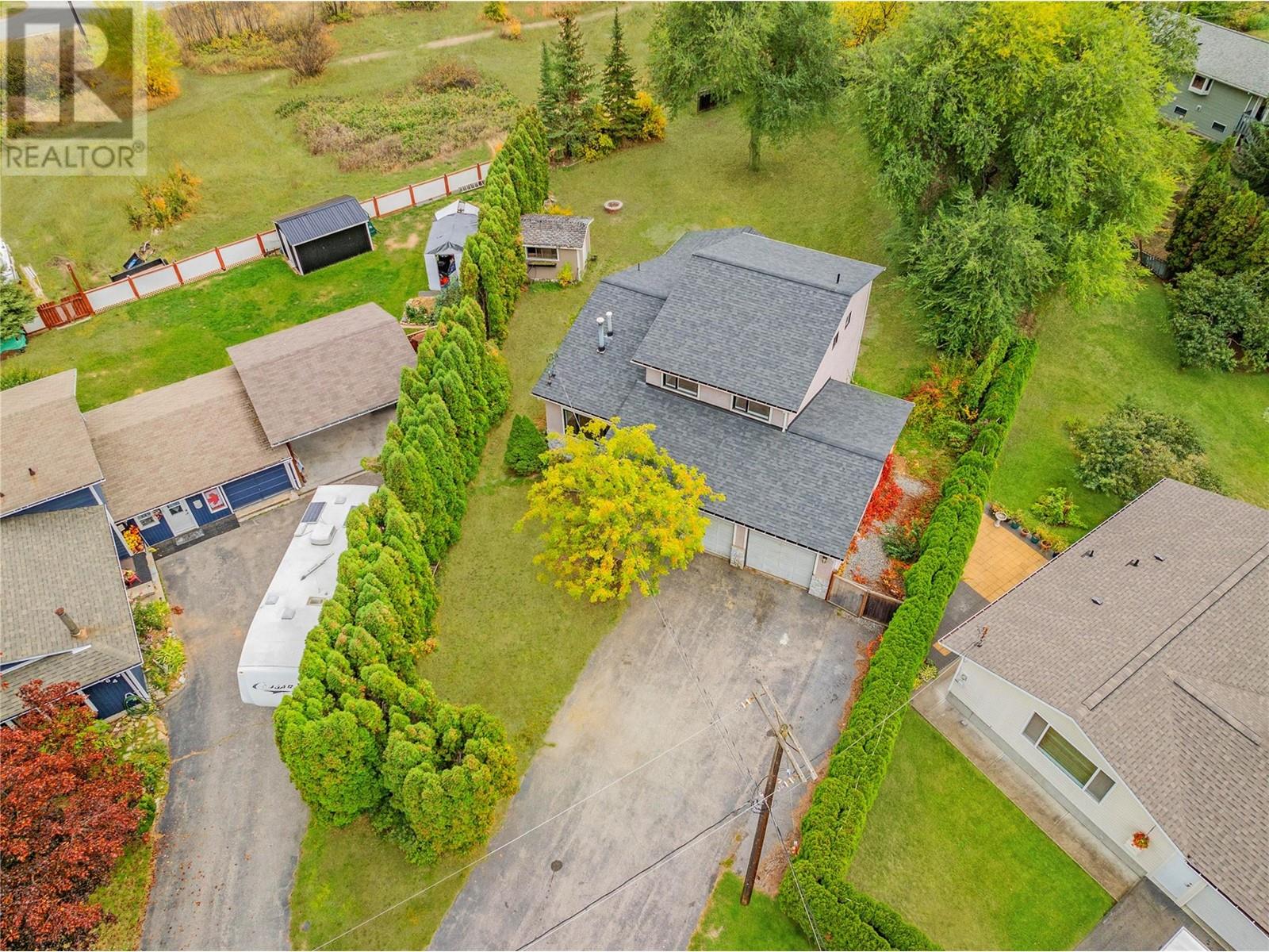 Property at 402 BERESFORD Crescent image 2