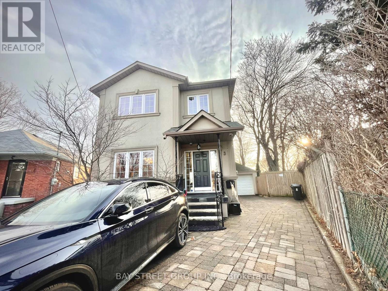 3 RAVENWOOD PLACE, Toronto, Ontario