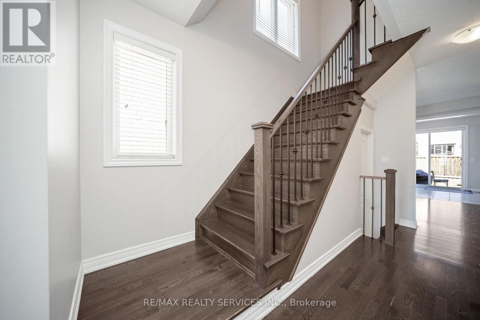 15 Ebury Drive, Brampton, Ontario  L6X 0E6 - Photo 15 - W12058132