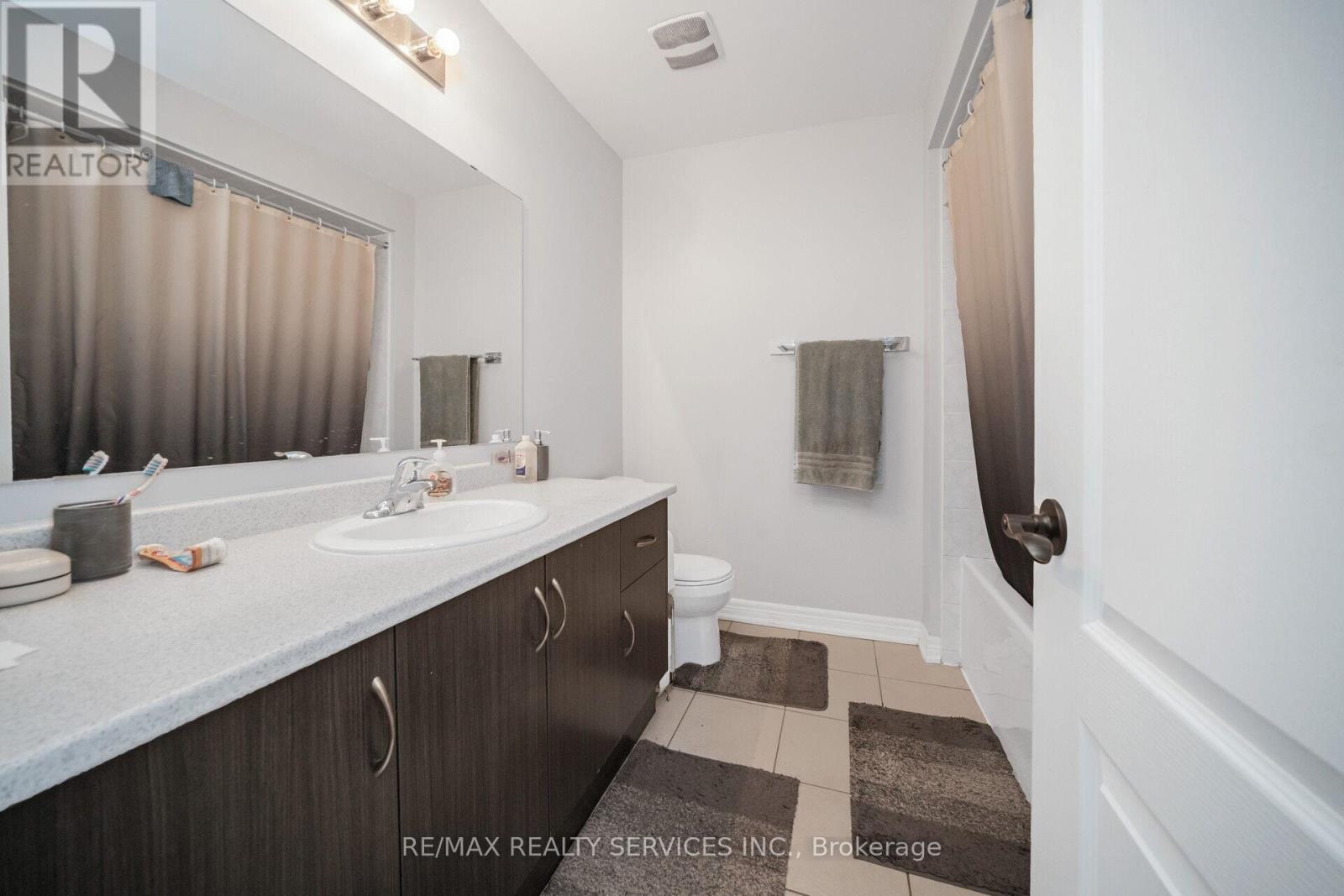 15 Ebury Drive, Brampton, Ontario  L6X 0E6 - Photo 20 - W12058132