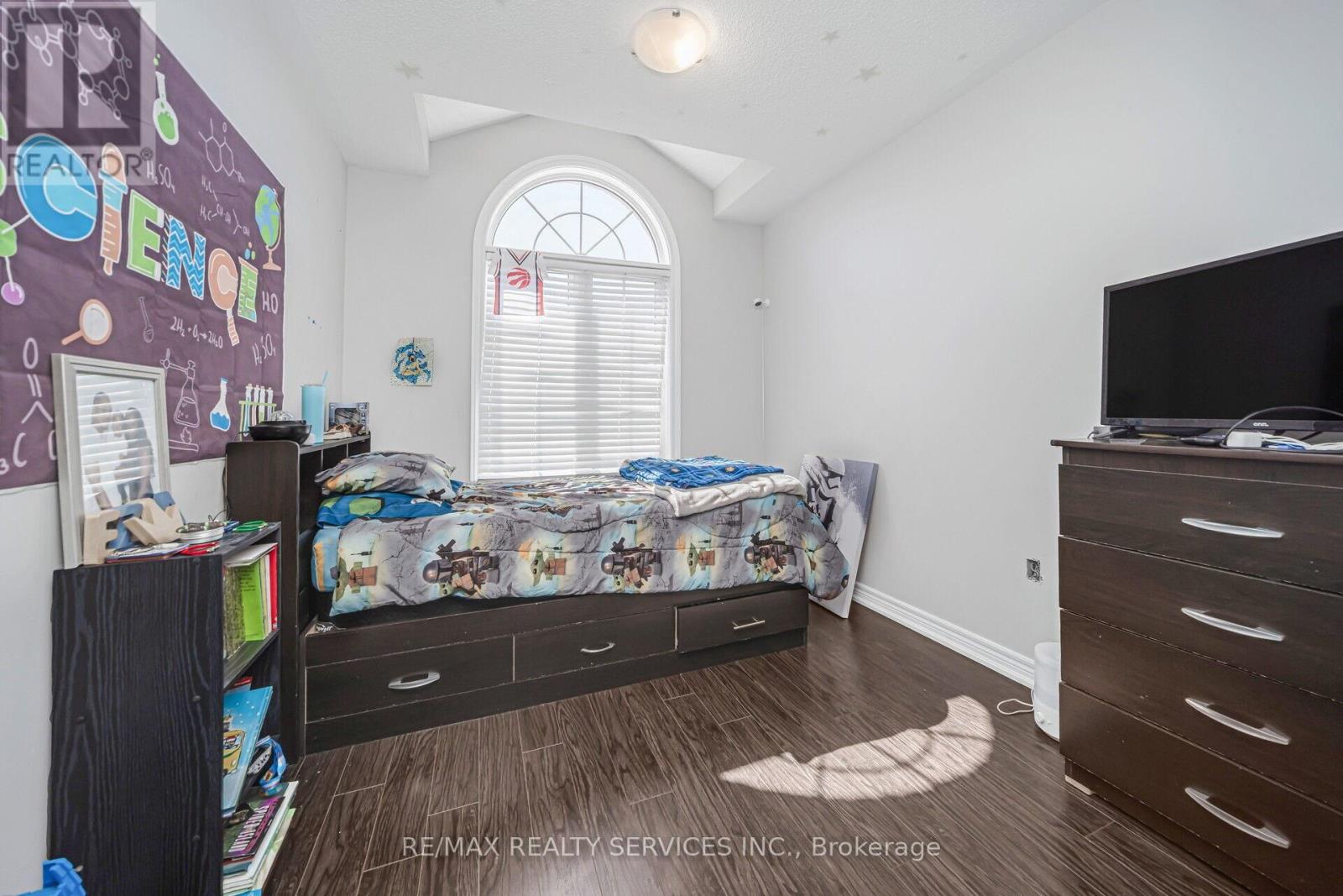 15 Ebury Drive, Brampton, Ontario  L6X 0E6 - Photo 21 - W12058132