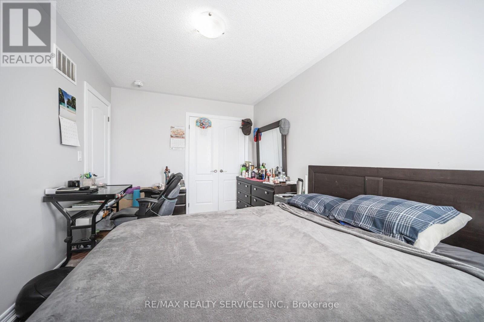 15 Ebury Drive, Brampton, Ontario  L6X 0E6 - Photo 25 - W12058132