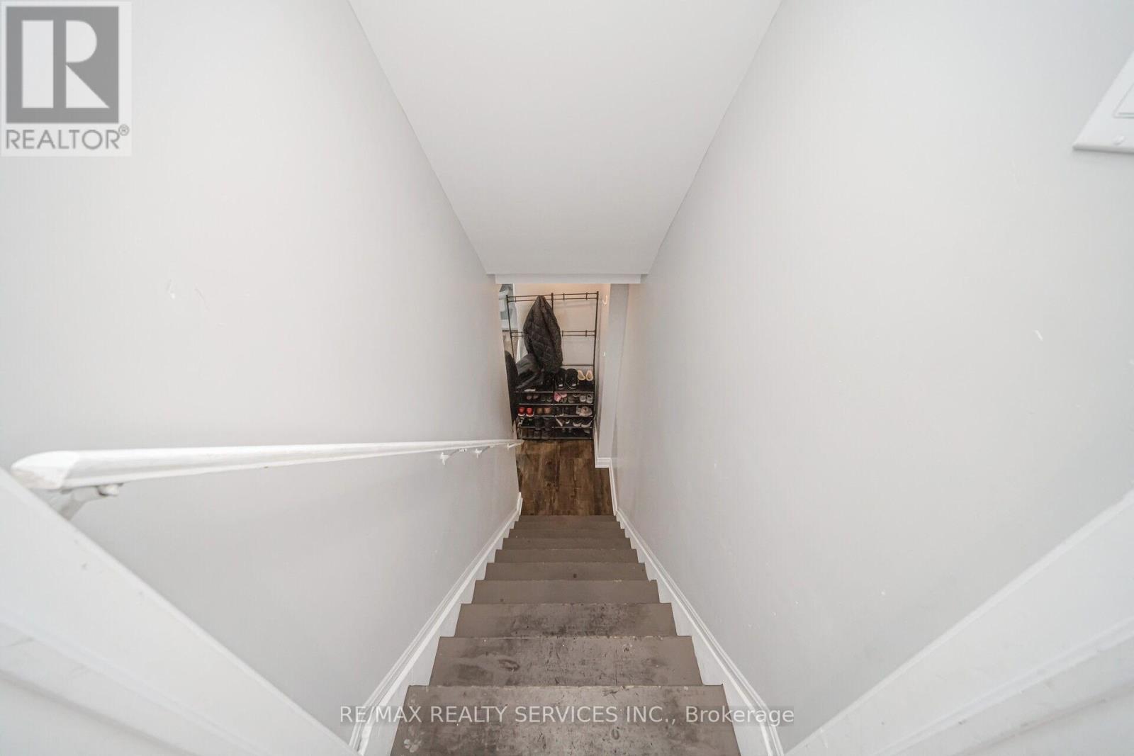 15 Ebury Drive, Brampton, Ontario  L6X 0E6 - Photo 28 - W12058132