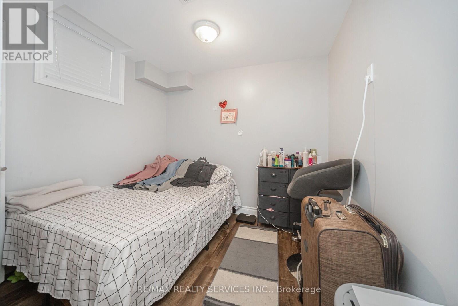 15 Ebury Drive, Brampton, Ontario  L6X 0E6 - Photo 35 - W12058132