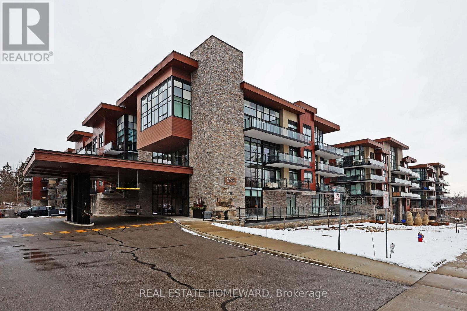 Property at 108 - 1575 LAKESHORE ROAD W image 1