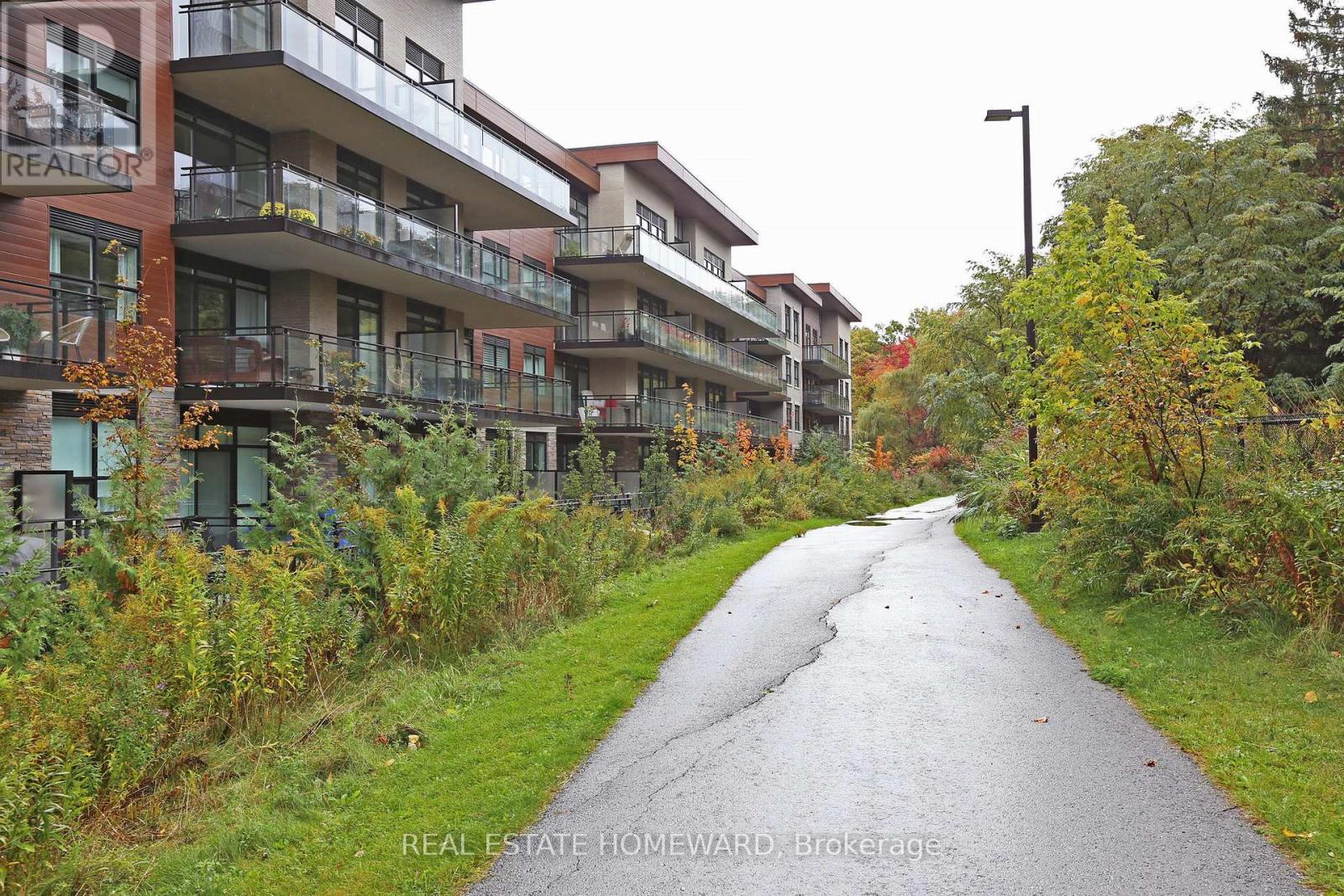 Property at 108 - 1575 LAKESHORE ROAD W image 4