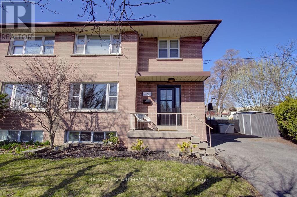 Property at 2297 BARCLAY ROAD image 1