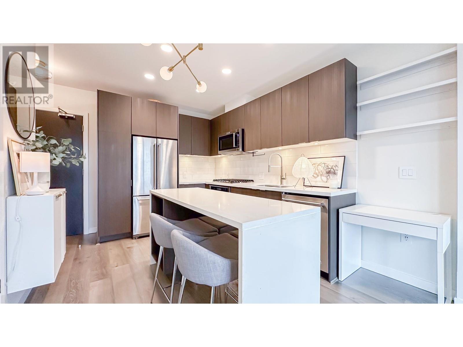 905 530 Whiting Way, Coquitlam, British Columbia  V3J 0J4 - Photo 4 - R2985488