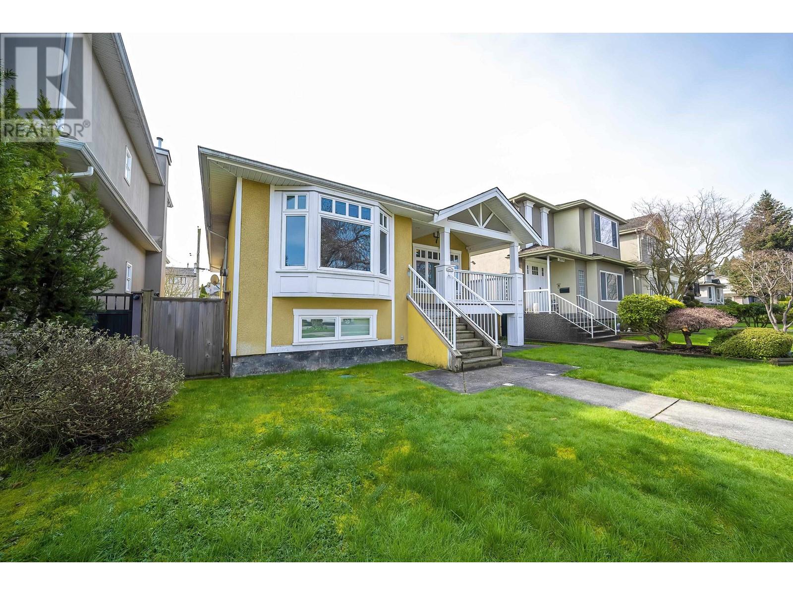 2862 W 22nd Avenue, Vancouver, British Columbia  V6L 1M6 - Photo 1 - R2985538