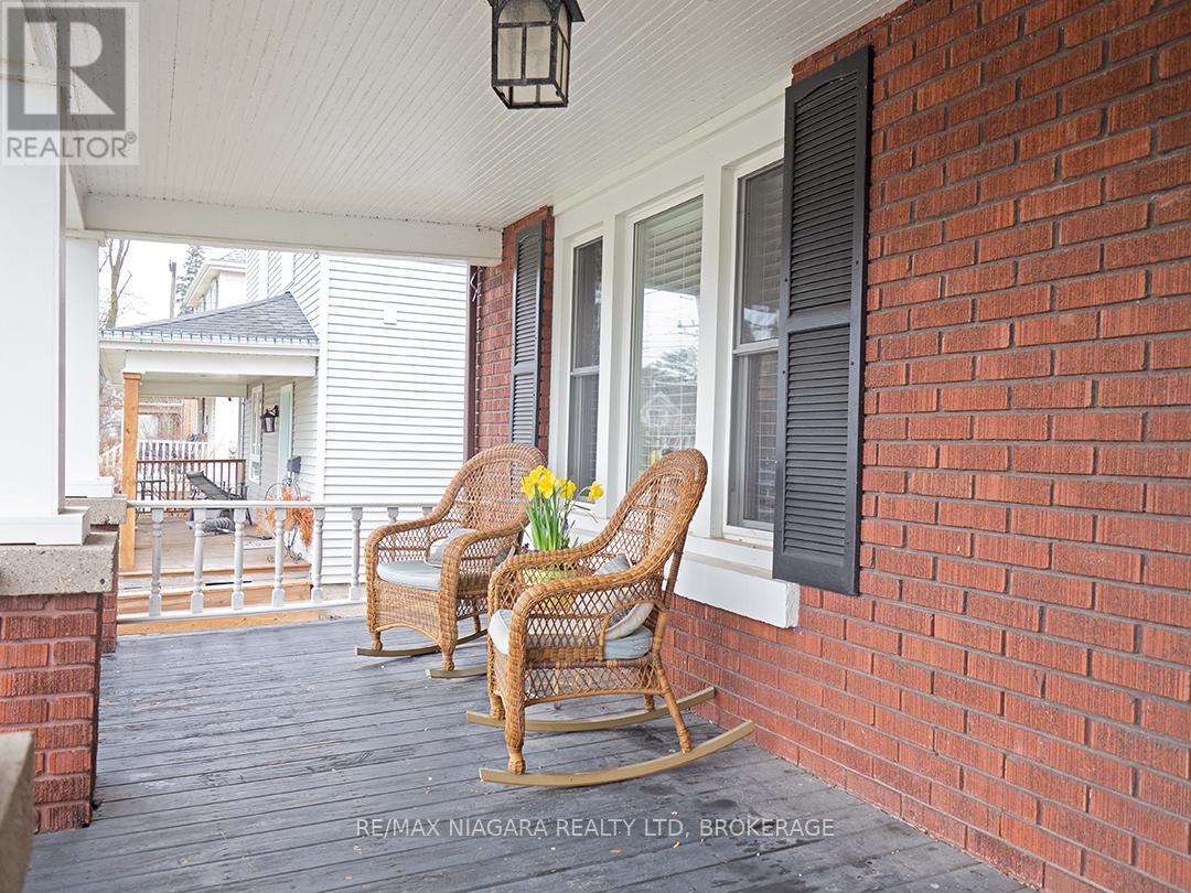 Property at 261 SUGARLOAF STREET image 3