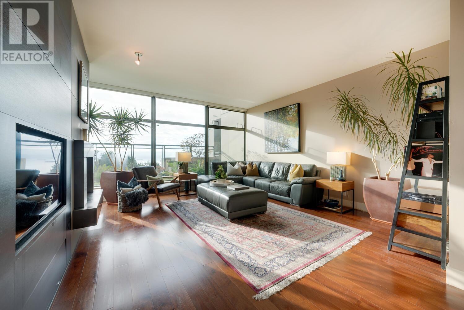 301 3315 CYPRESS PLACE, west vancouver, British Columbia