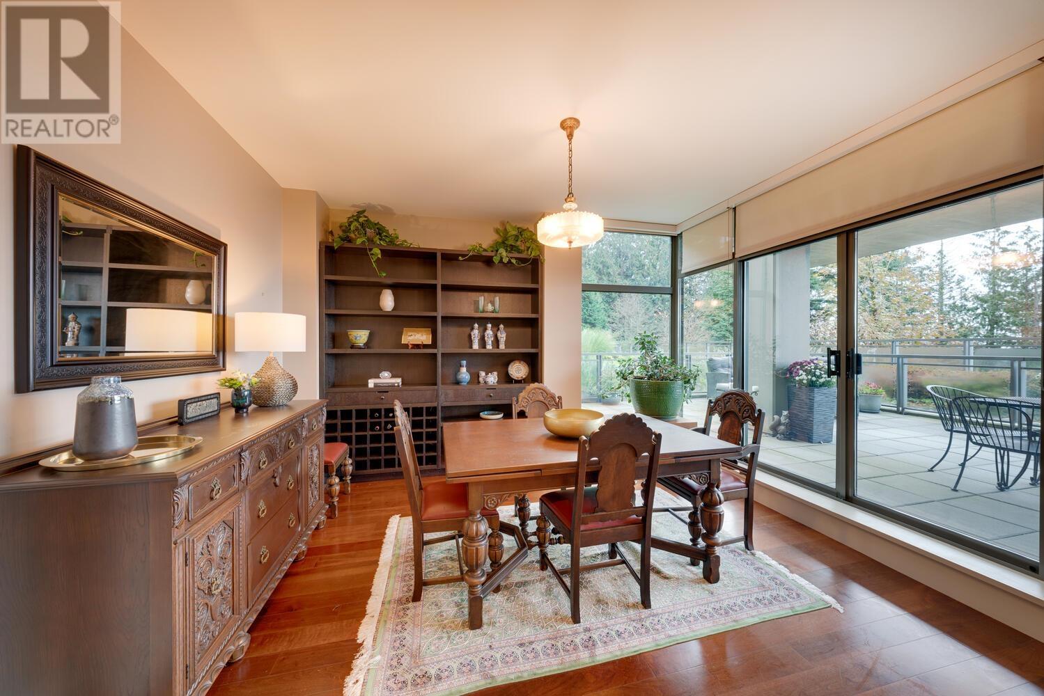 301 3315 Cypress Place, West Vancouver, British Columbia  V7S 3J7 - Photo 8 - R2985571