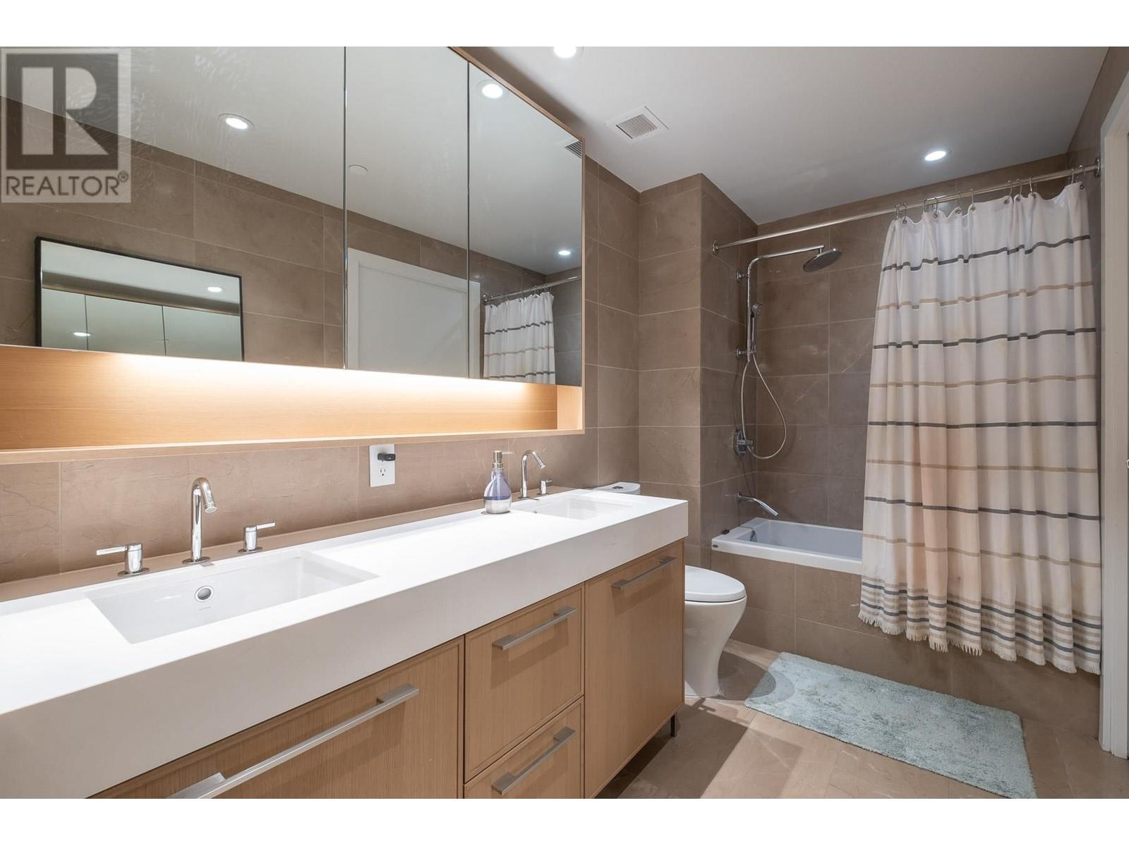 222 3220 Connaught Crescent, North Vancouver, British Columbia  V7R 0A5 - Photo 12 - R2985580