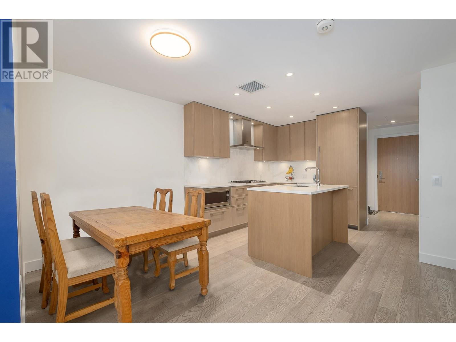 222 3220 Connaught Crescent, North Vancouver, British Columbia  V7R 0A5 - Photo 4 - R2985580