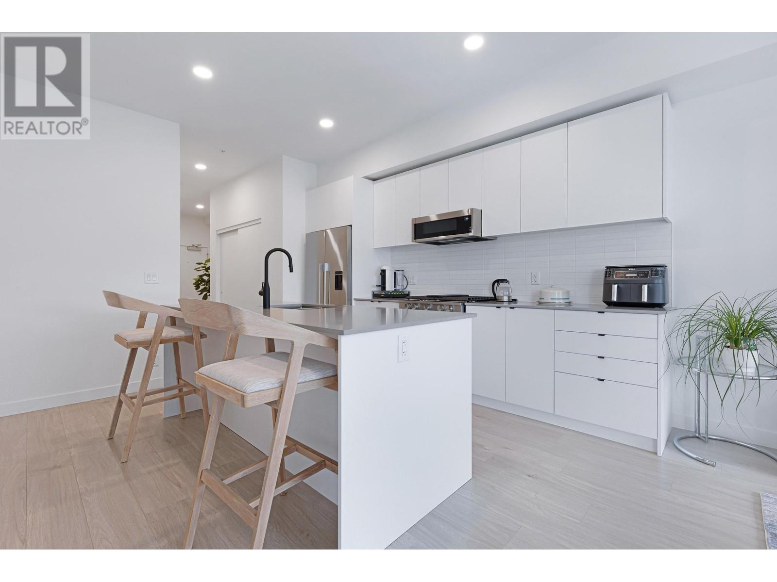 417 2345 Rindall Avenue, Coquitlam, British Columbia  V3C 1V3 - Photo 6 - R2985593