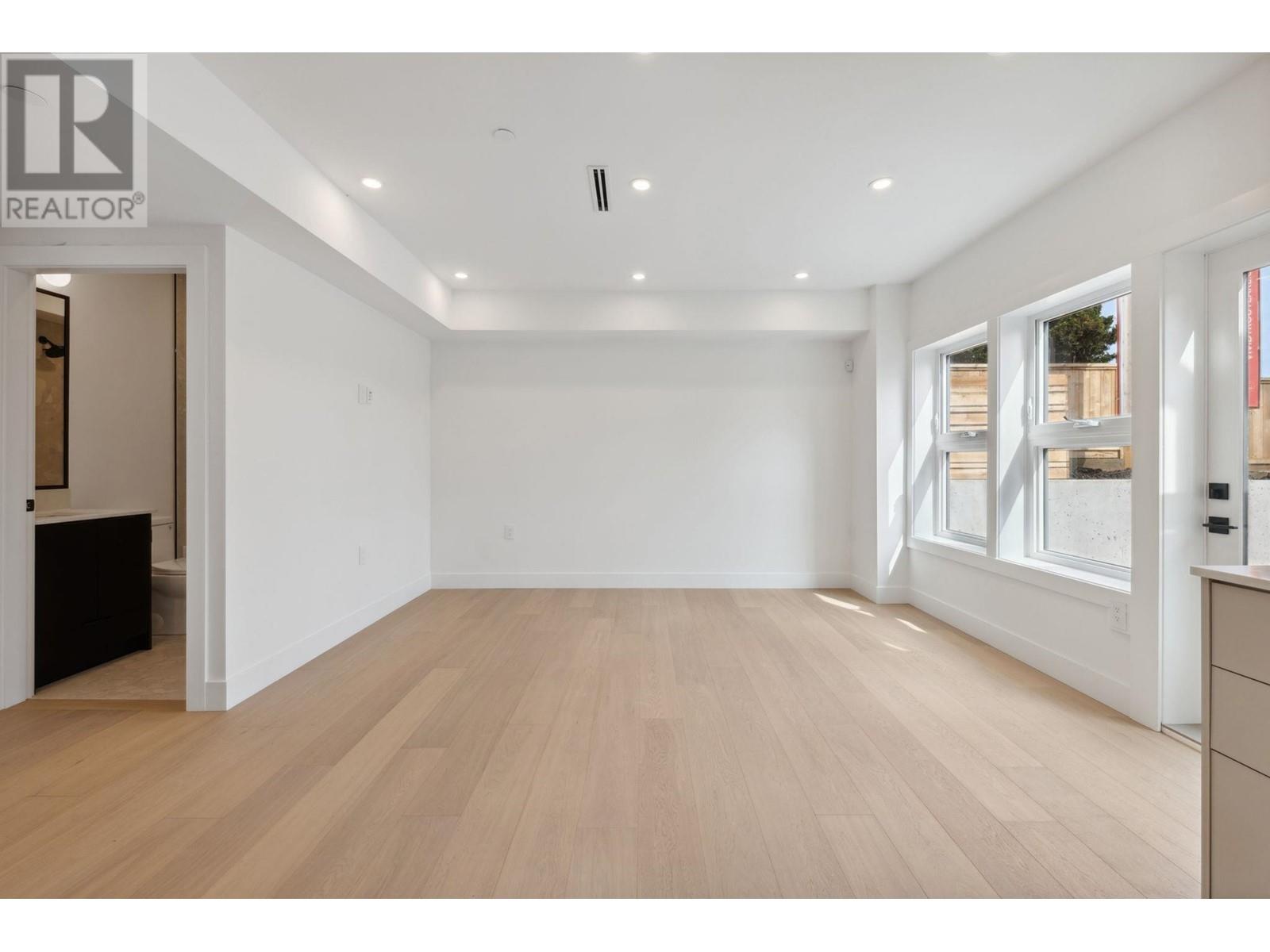 3379 Victoria Drive, Vancouver, British Columbia  V5N 4M3 - Photo 3 - R2985511