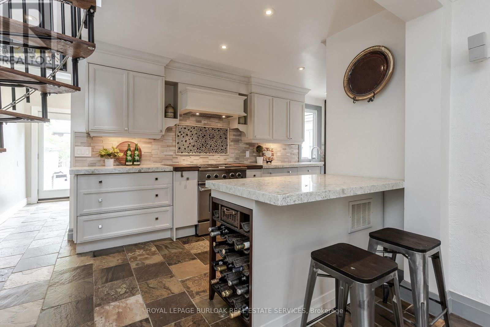 Property at 1041 PLAINS VIEW AVENUE image 4