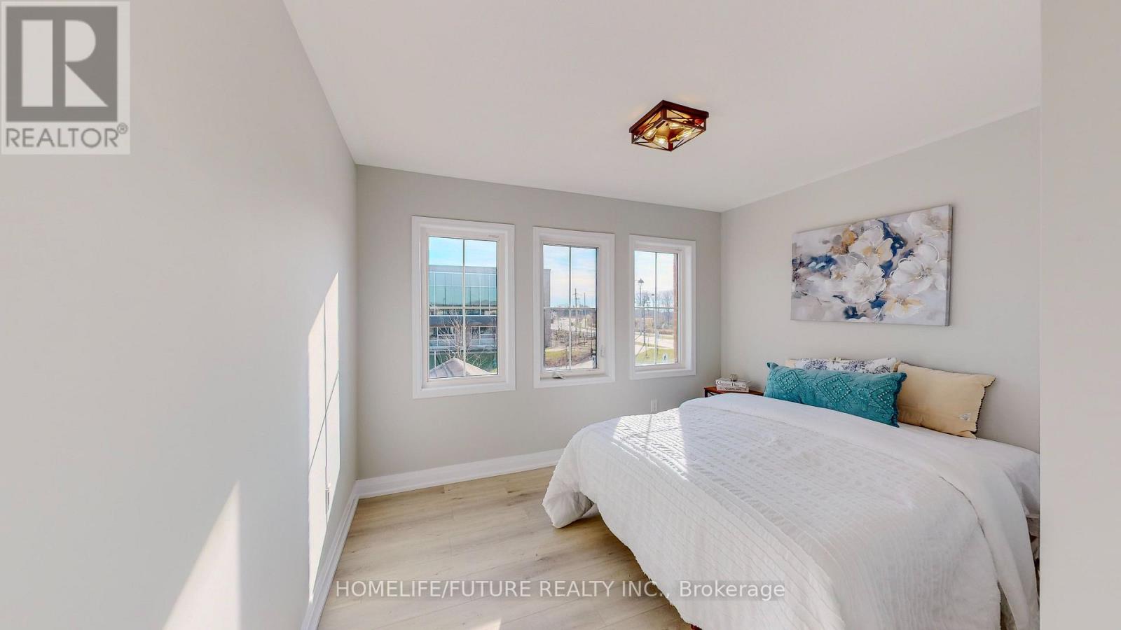 350 Seabrook Drive, Kitchener, Ontario  N2R 1P6 - Photo 23 - X12058204