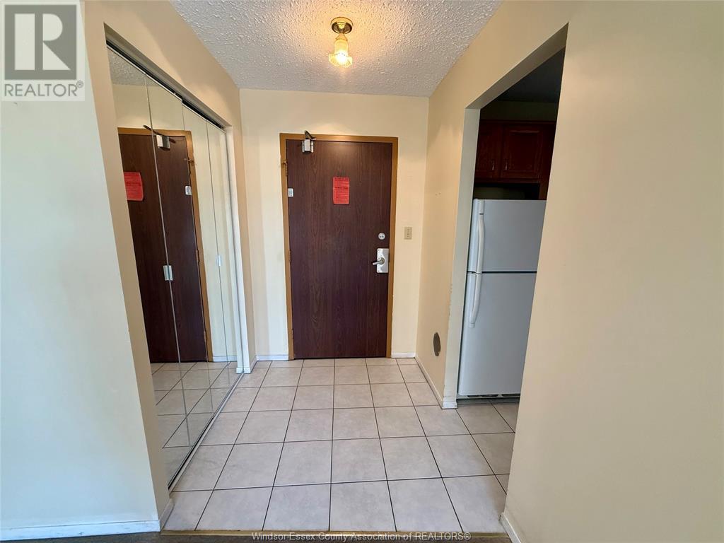 Property at 3936 WYANDOTTE STREET East Unit# 313 image 4