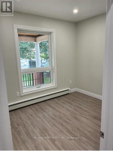 Main - 293 Main Street N, Brampton, Ontario  L6X 1N5 - Photo 2 - W12058238