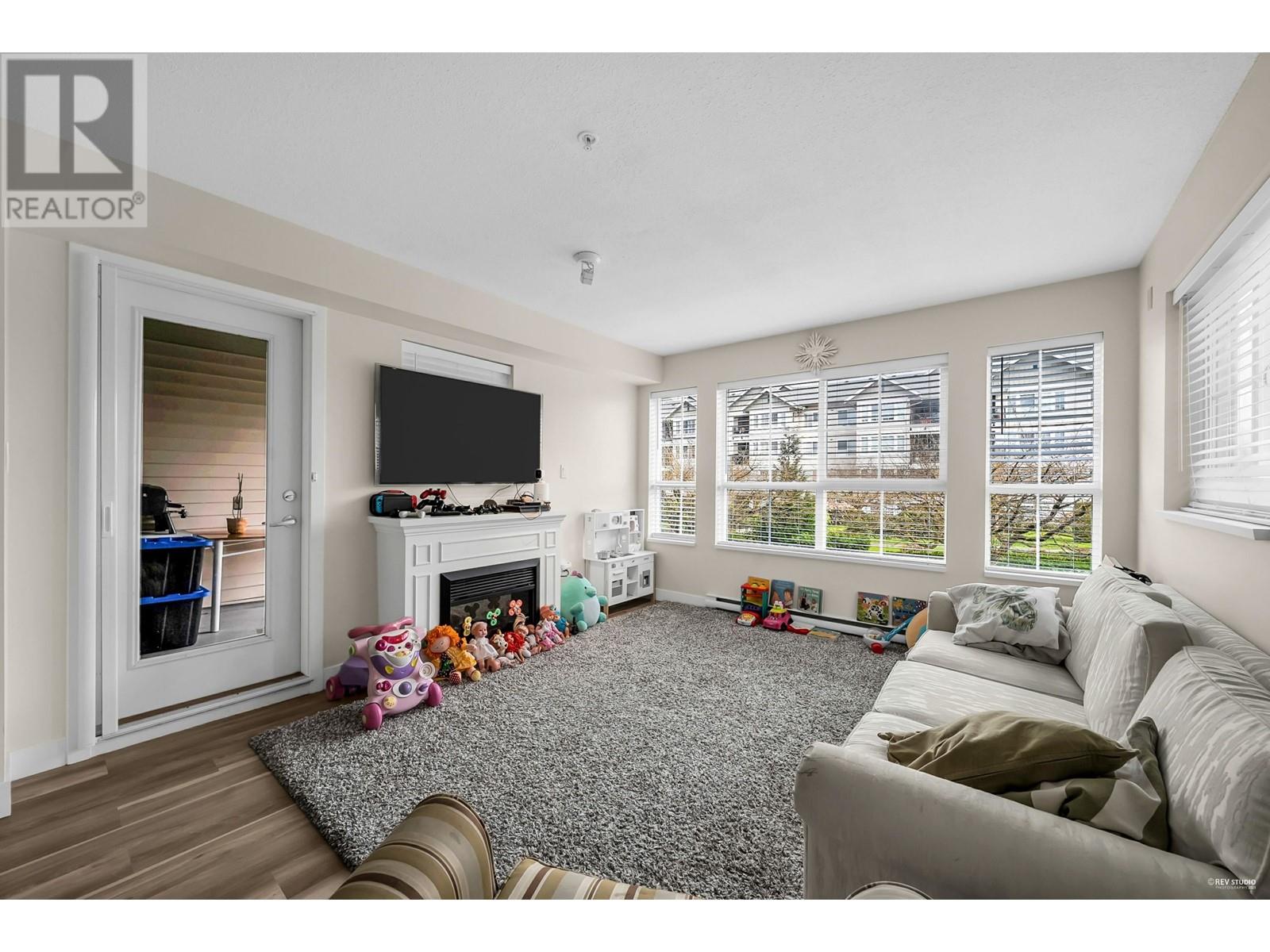 Property at 223 19677 MEADOW GARDENS WAY image 3