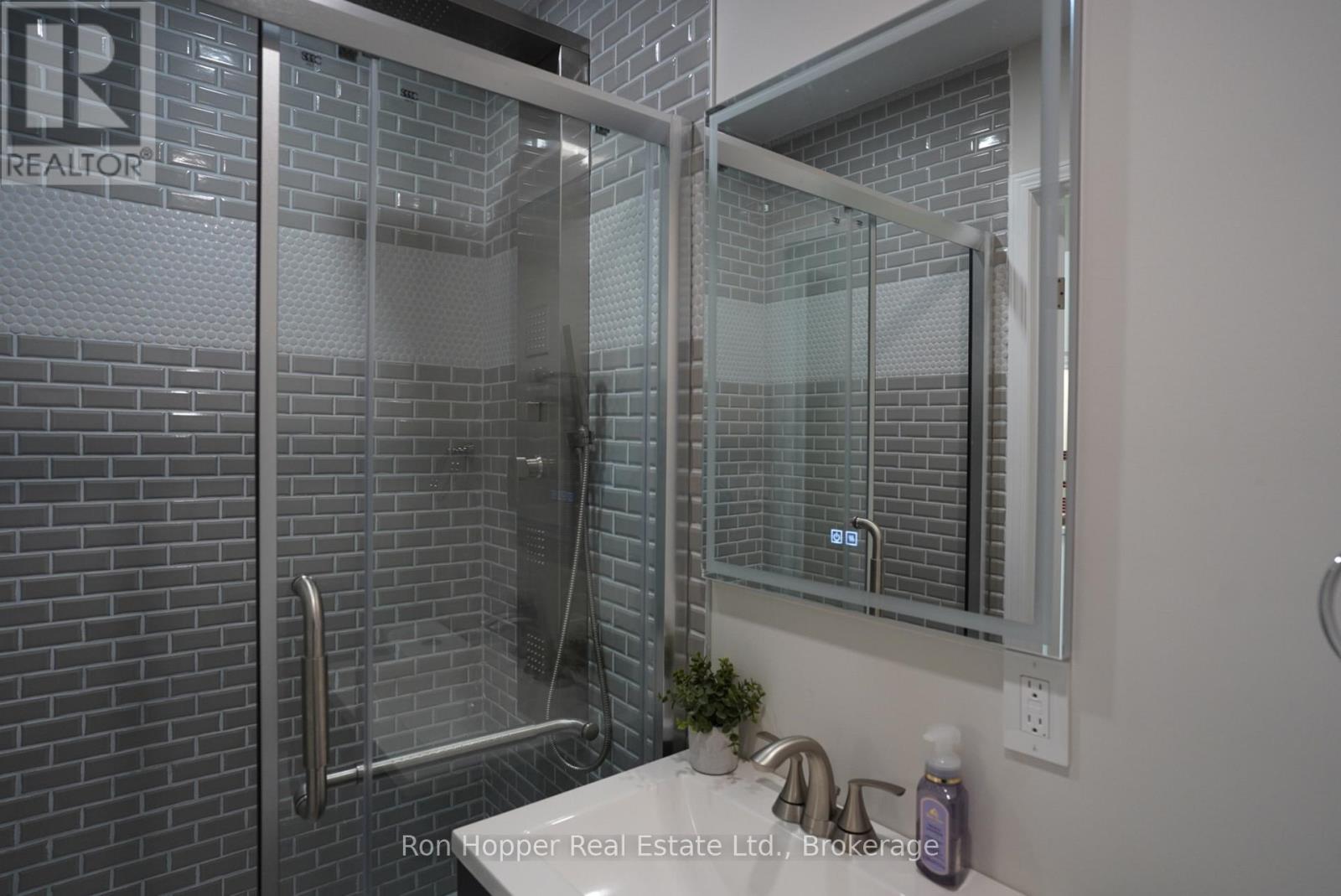 353 11th Street E, Owen Sound, Ontario  N4K 1V3 - Photo 13 - X12058283