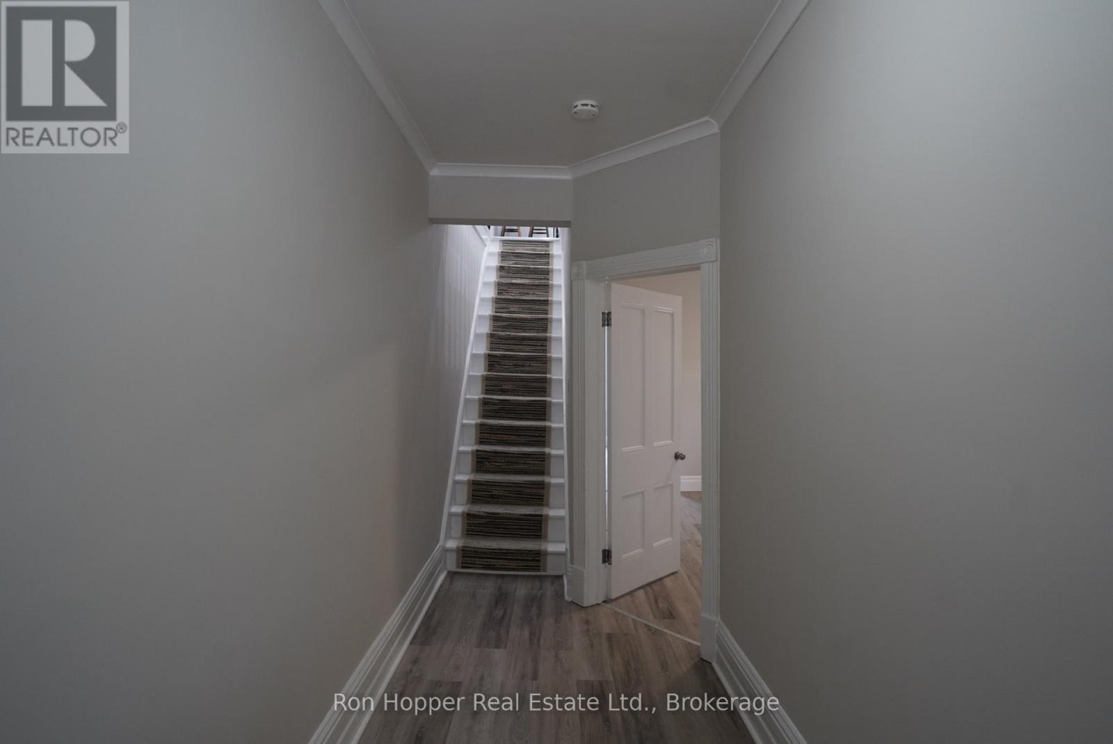 353 11th Street E, Owen Sound, Ontario  N4K 1V3 - Photo 3 - X12058283