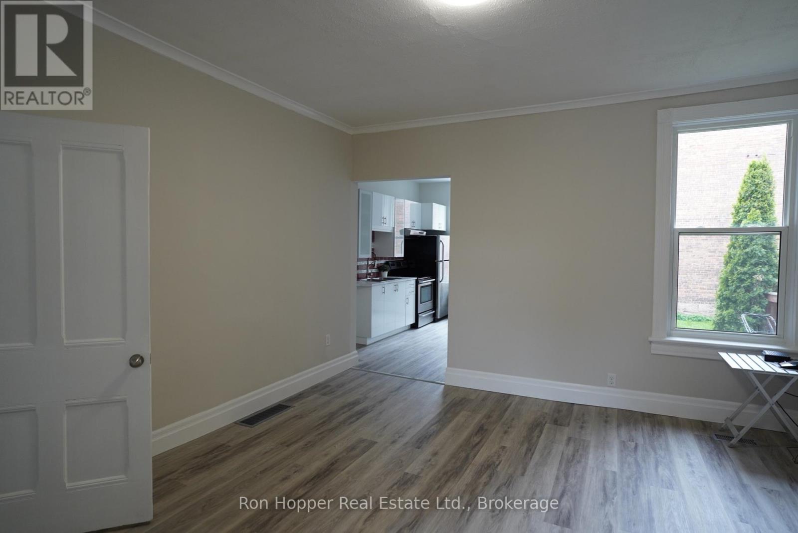 353 11th Street E, Owen Sound, Ontario  N4K 1V3 - Photo 6 - X12058283