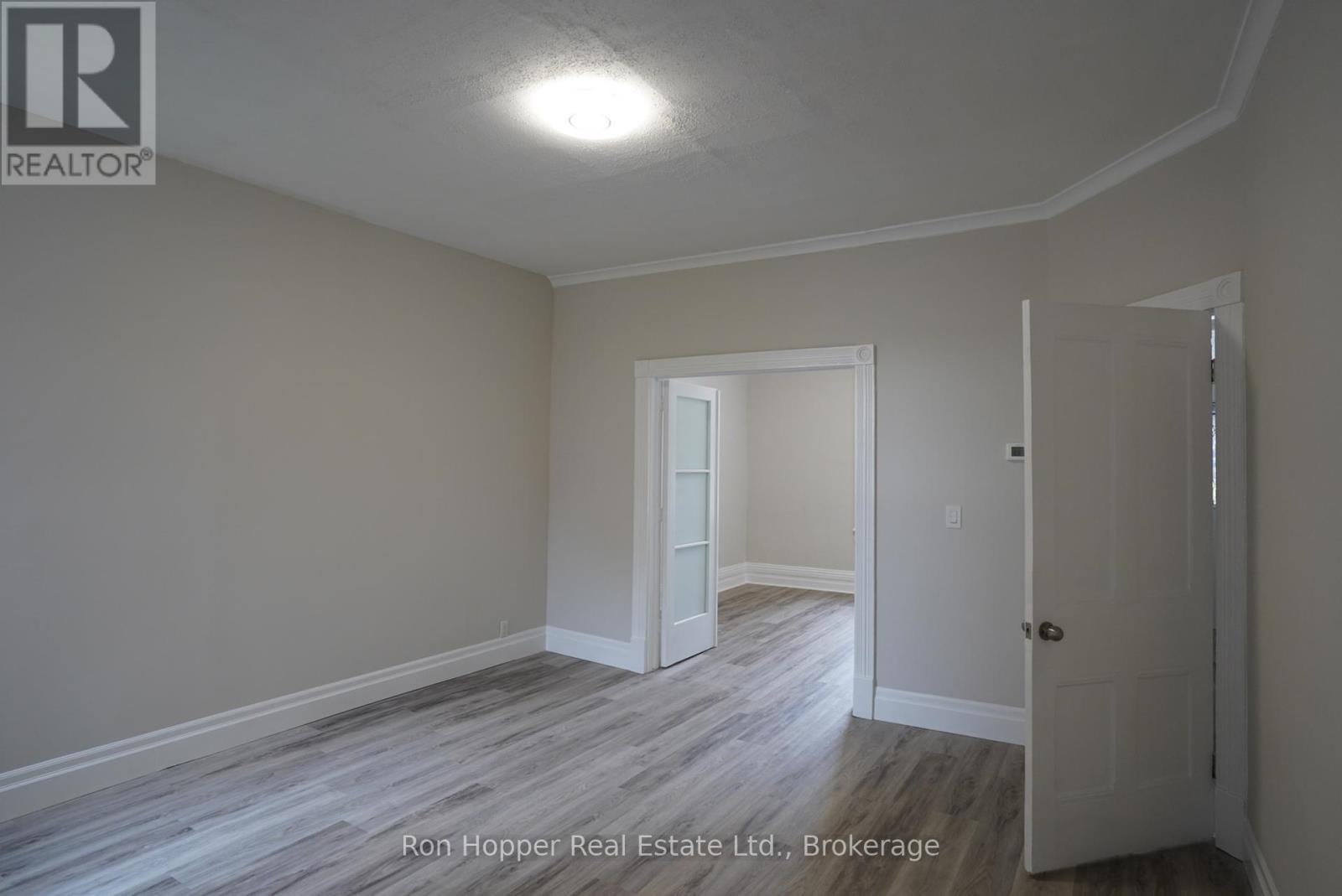 353 11th Street E, Owen Sound, Ontario  N4K 1V3 - Photo 7 - X12058283