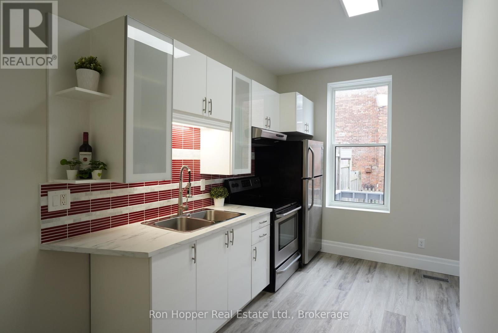 353 11th Street E, Owen Sound, Ontario  N4K 1V3 - Photo 8 - X12058283