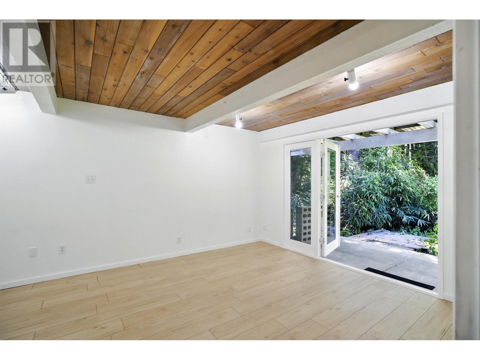 937 Montroyal Boulevard, North Vancouver, British Columbia  V7R 2G9 - Photo 20 - R2985610