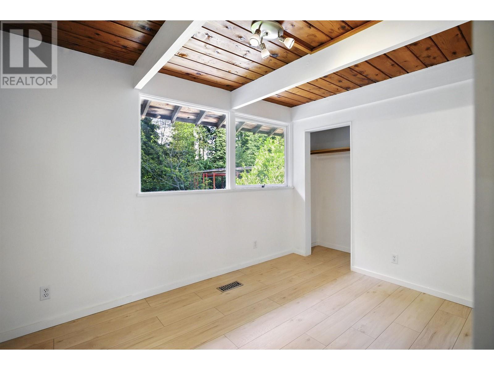 937 Montroyal Boulevard, North Vancouver, British Columbia  V7R 2G9 - Photo 32 - R2985610