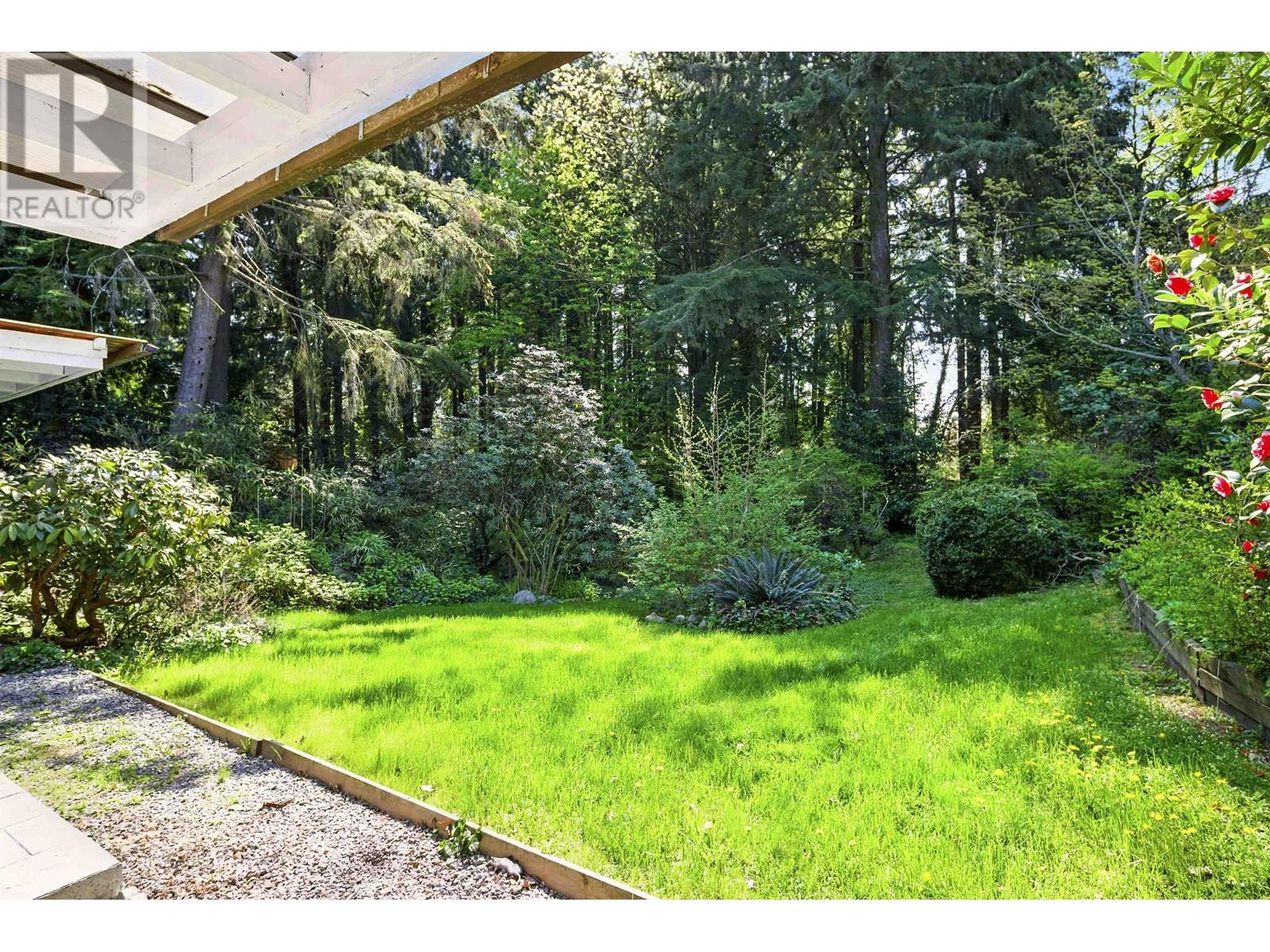937 Montroyal Boulevard, North Vancouver, British Columbia  V7R 2G9 - Photo 35 - R2985610