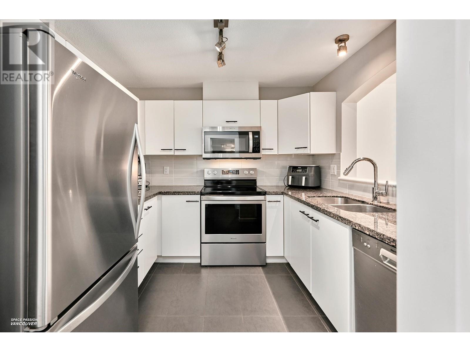 235 1252 Town Centre Boulevard, Coquitlam, British Columbia  V3B 7R7 - Photo 3 - R2983657