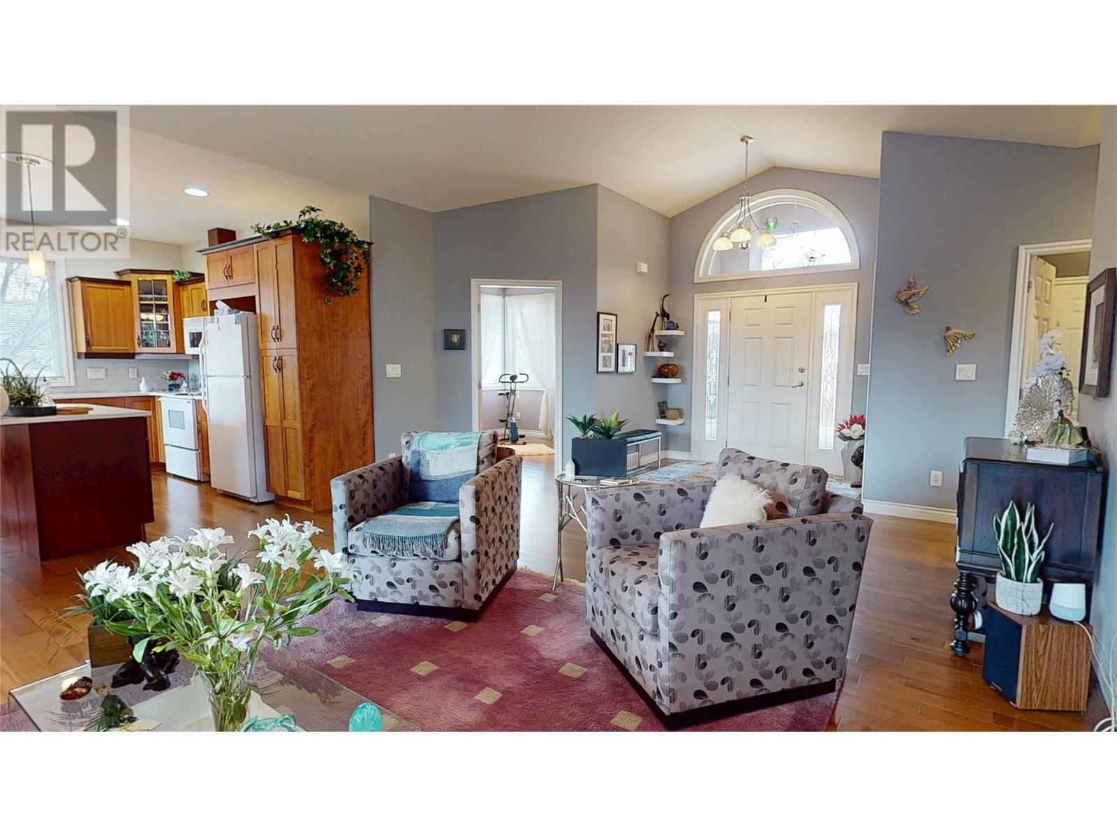Property at 2523 Golf View Crescent image 4