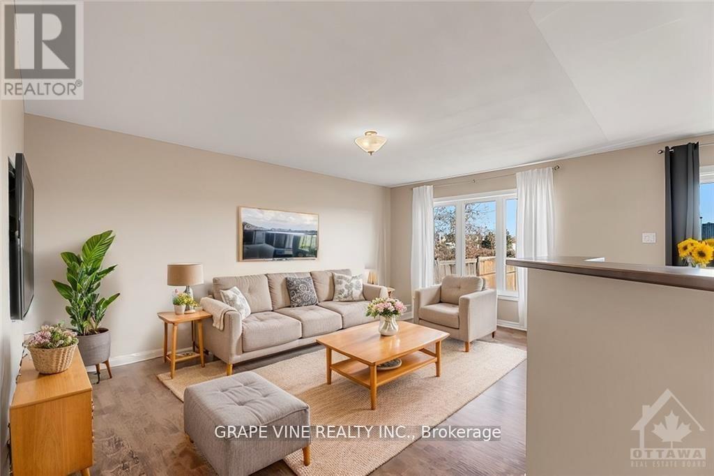 1601 Haydon Circle, Ottawa, Ontario  K2J 0K5 - Photo 9 - X12058324