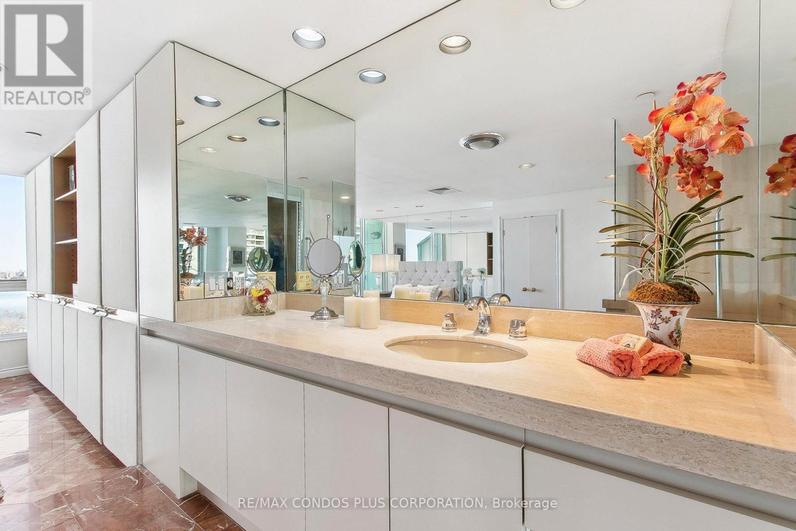 1013 - 211 Queens Quay W, Toronto, Ontario  M5J 2M6 - Photo 22 - C12056862