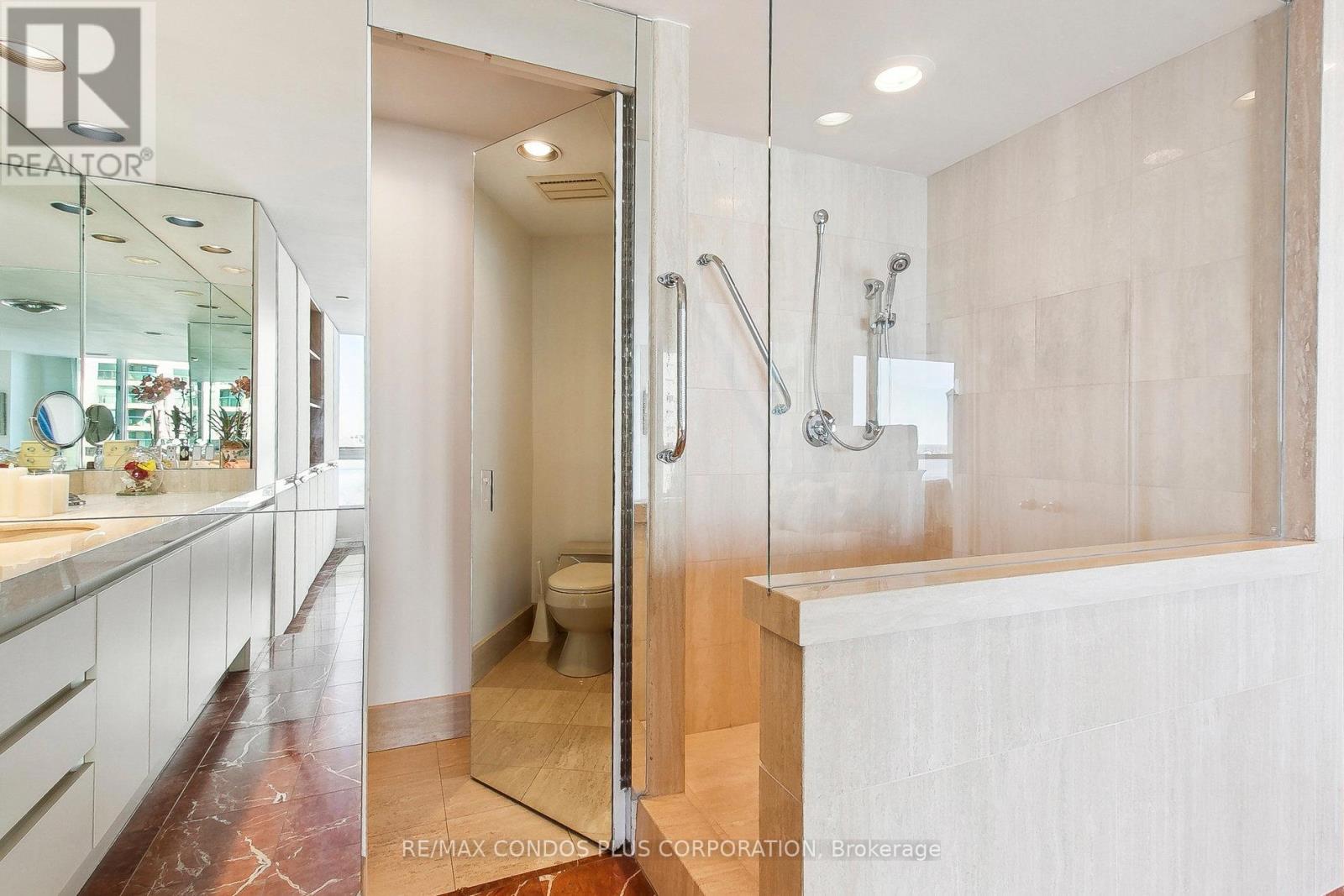 1013 - 211 Queens Quay W, Toronto, Ontario  M5J 2M6 - Photo 23 - C12056862
