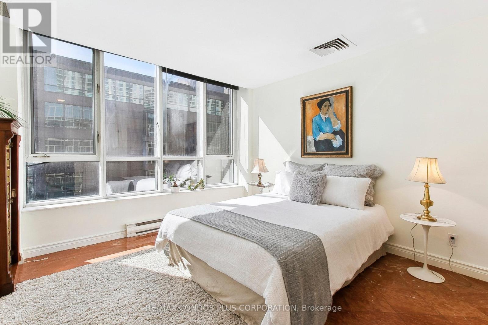 1013 - 211 Queens Quay W, Toronto, Ontario  M5J 2M6 - Photo 24 - C12056862