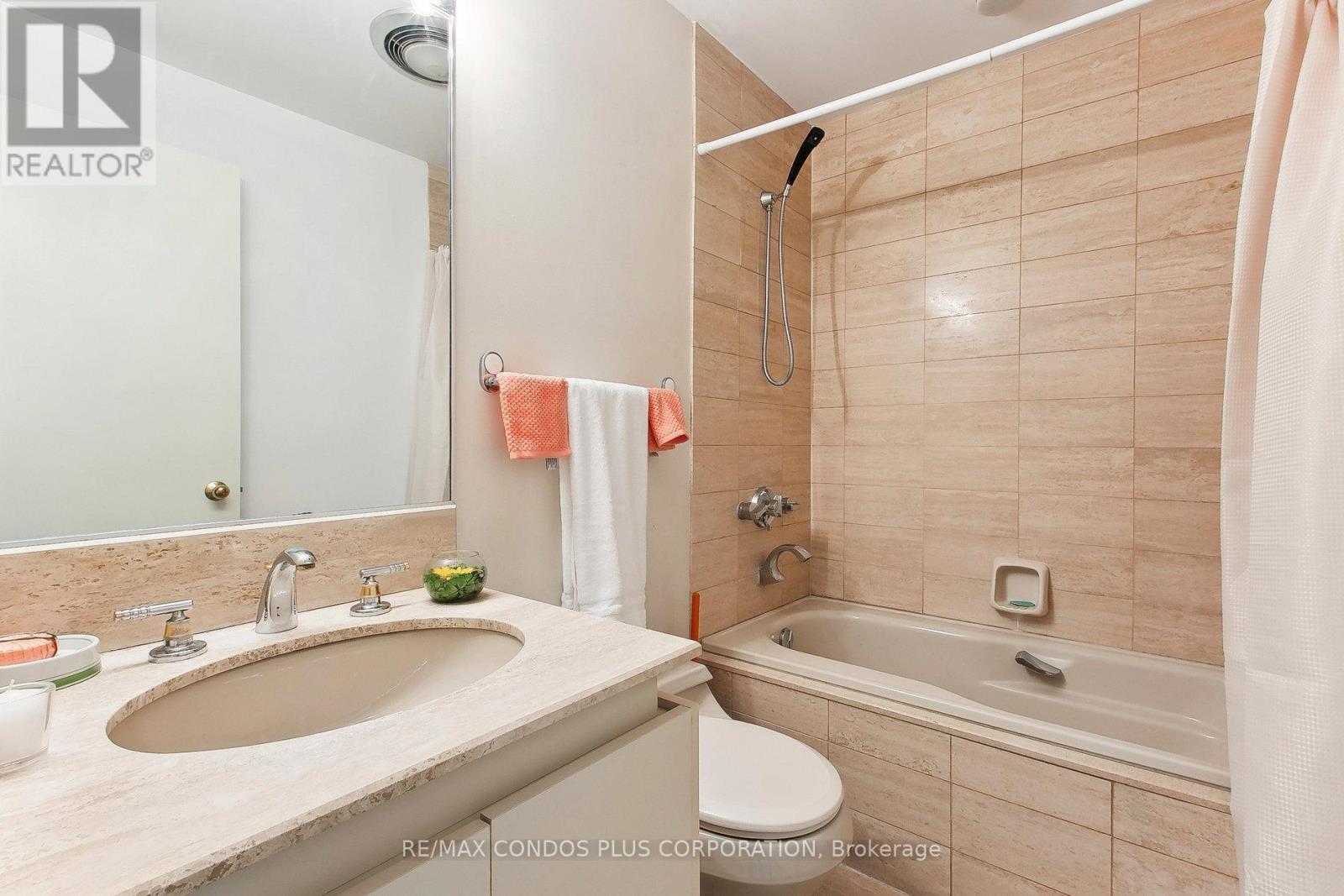 1013 - 211 Queens Quay W, Toronto, Ontario  M5J 2M6 - Photo 26 - C12056862